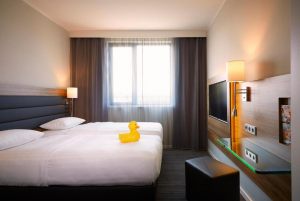 Edinburgh Airport Moxy Hotel
