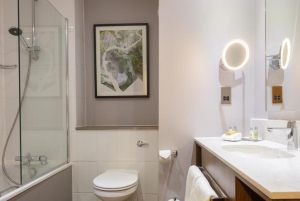 Edinburgh Airport Double Tree By Hilton